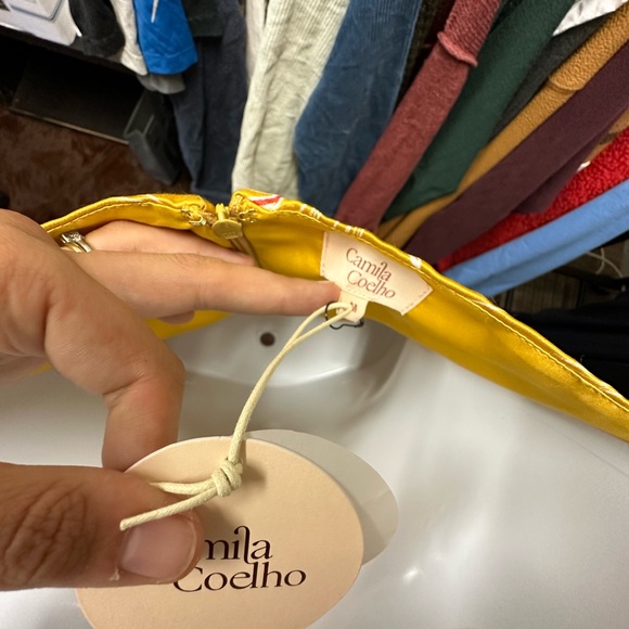 CAMILA COELHO ANTONIA MINI DRESS IN GOLD
TROPICAL. SIZE M - Picture 4 of 8